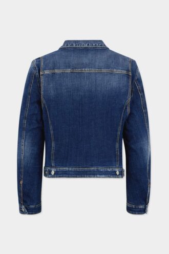 Dunkler Smoker über Jeansjacke